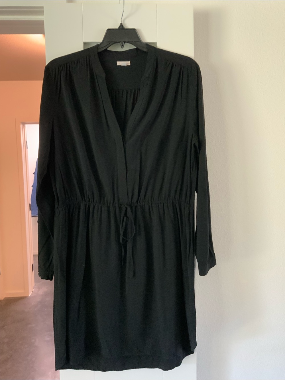 GAP Black Long-Sleeve Midi Drawstring-Waist Dress